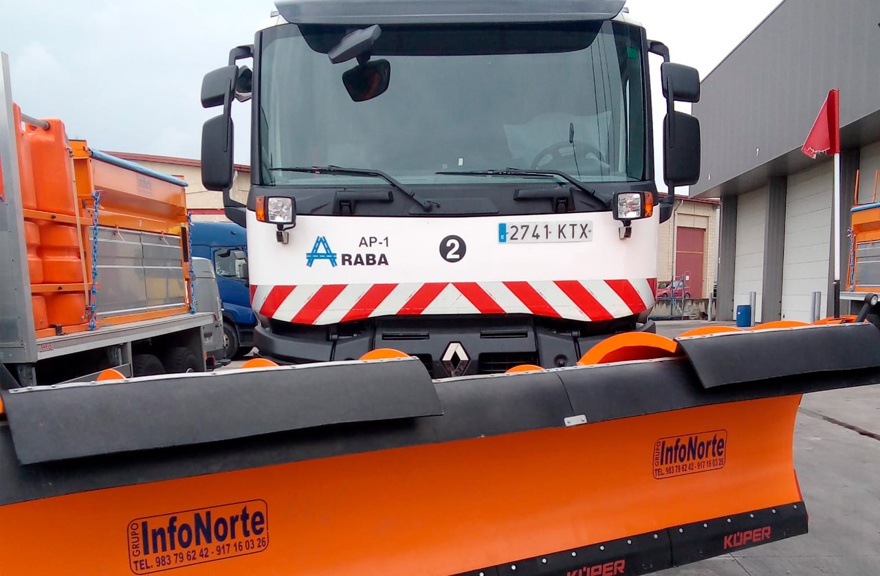 Quitanieves Arabat AP-1